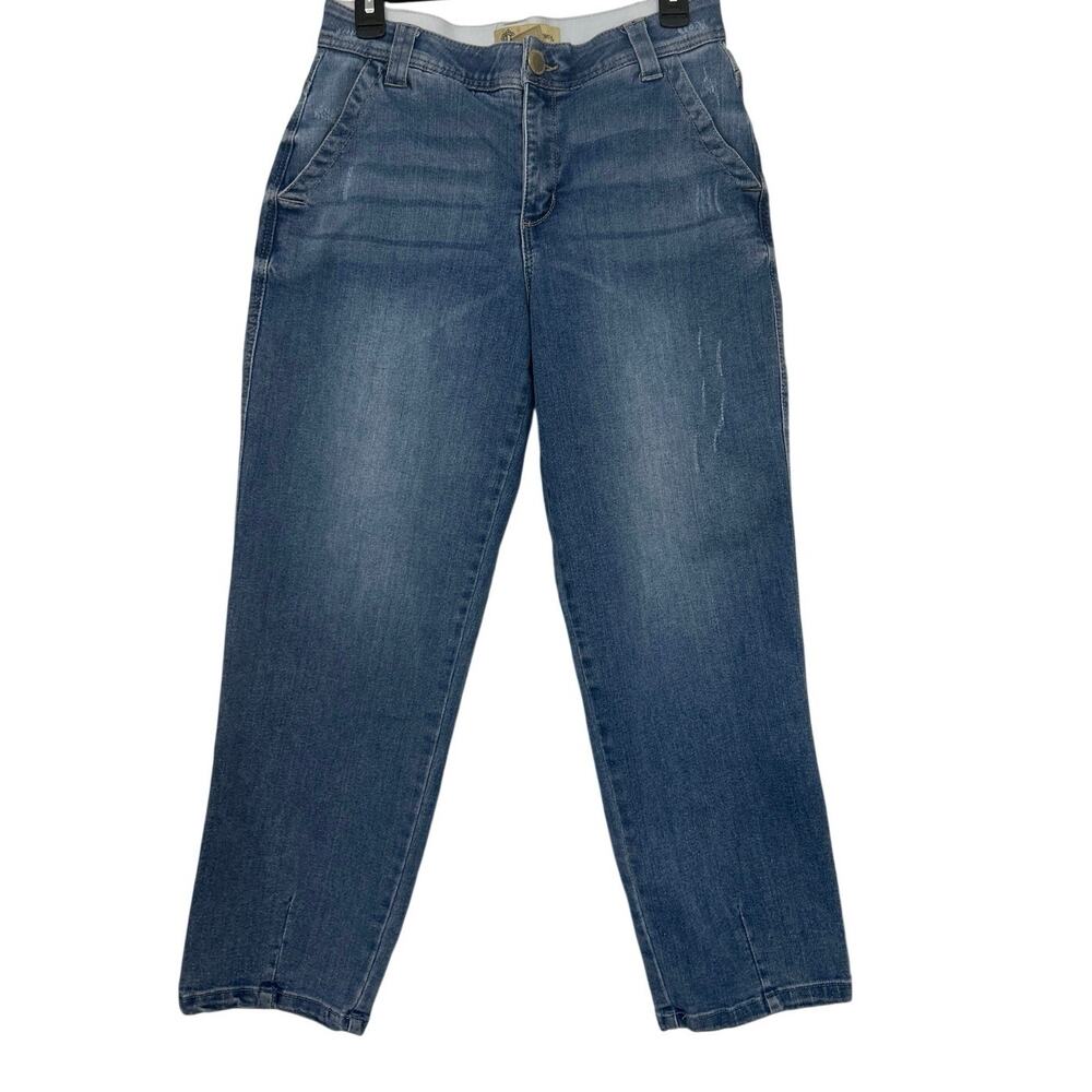 Democracy Barrel Leg Ankle Dart Hem
Ab Technology Jeans Medium Wash 6 
Relaxed